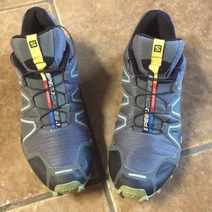 Salomon men hiking/ tennis shoes